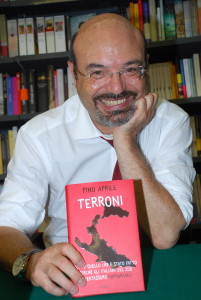 presentato il libro di Pino Aprile, già vicedirettore di Oggi e direttore di Gente, dal titolo 'Terroni'. Relatore è stato il giornalista Michele Cucuzza (Radogna / Fotogramma/giacominofoto/Fotogramma, ROMA - 2010-06-14) p.s. la foto e' utilizzabile nel rispetto del contesto in cui e' stata scattata, e senza intento diffamatorio del decoro delle persone rappresentate